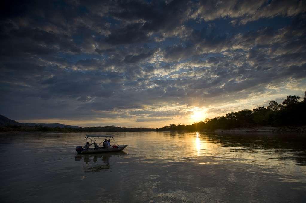 Serena Mivumo River Lodge Mkalinzu 設備 写真