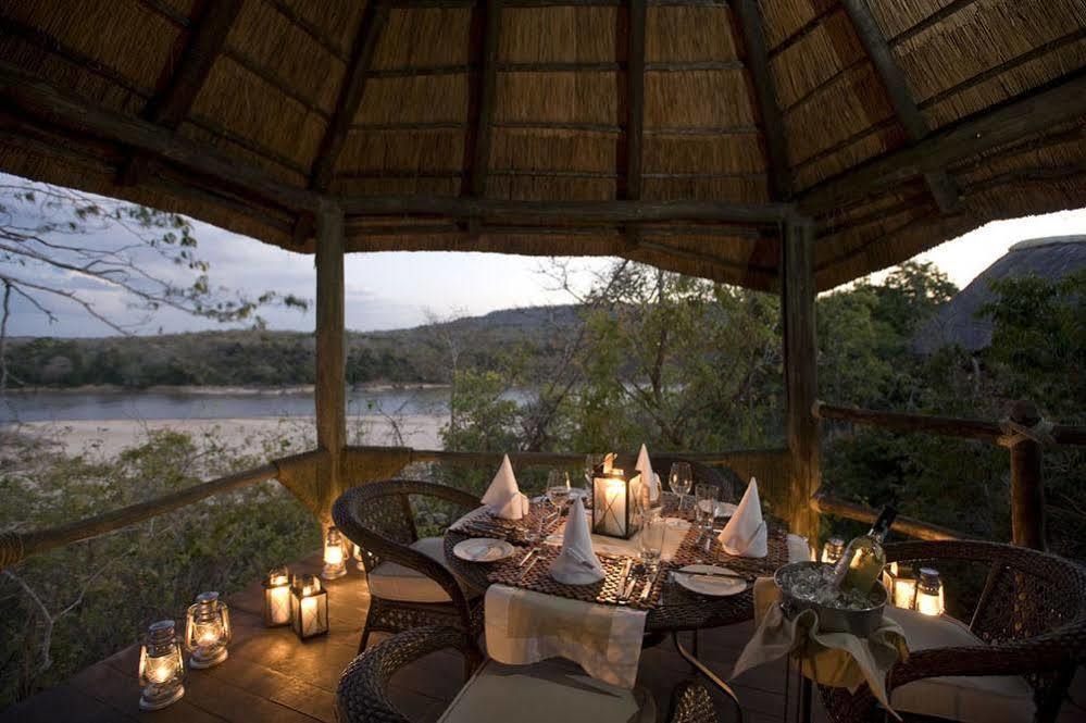 Serena Mivumo River Lodge Mkalinzu エクステリア 写真